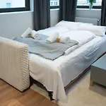 Modernes, Zentrales City-apartment Am Kennedyplatz, Nahe Hauptbahnhof Und Limbecker Platz, Lichtdurchflutete Raeume *