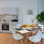 Appartement Modernes, Zentrales City-apartment Am Kennedyplatz, Nahe Hauptbahnhof Und Limbecker Platz, Lichtdurchflutete Raeume