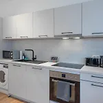 Modernes, Zentrales City-apartment Am Kennedyplatz, Nahe Hauptbahnhof Und Limbecker Platz, Lichtdurchflutete Raeume Appartement