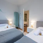 Appartement Modernes, Zentrales City-apartment Am Kennedyplatz, Nahe Hauptbahnhof Und Limbecker Platz, Lichtdurchflutete Raeume