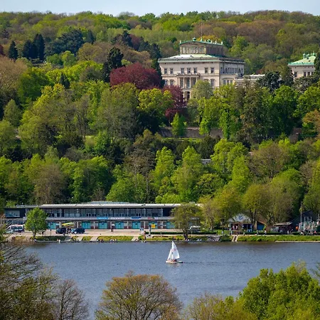 Modernes, Zentrales City-apartment Am Kennedyplatz, Nahe Hauptbahnhof Und Limbecker Platz, Lichtdurchflutete Raeume 埃森
