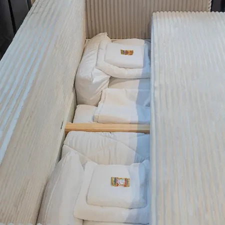 Modernes, Zentrales City-apartment Am Kennedyplatz, Nahe Hauptbahnhof Und Limbecker Platz, Lichtdurchflutete Raeume 公寓