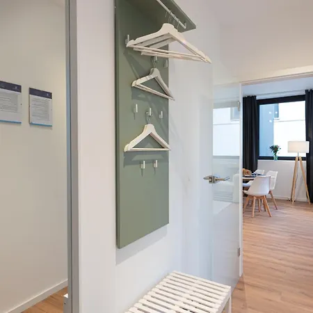 Modernes, Zentrales City-apartment Am Kennedyplatz, Nahe Hauptbahnhof Und Limbecker Platz, Lichtdurchflutete Raeume *