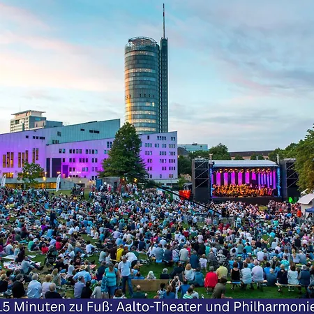 Modernes, Zentrales City-apartment Am Kennedyplatz, Nahe Hauptbahnhof Und Limbecker Platz, Lichtdurchflutete Raeume