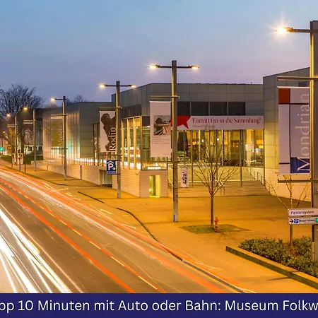 Modernes, Zentrales City-apartment Am Kennedyplatz, Nahe Hauptbahnhof Und Limbecker Platz, Lichtdurchflutete Raeume *