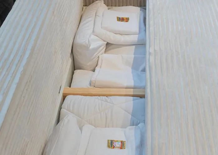 Modernes, Zentrales City-apartment Am Kennedyplatz, Nahe Hauptbahnhof Und Limbecker Platz, Lichtdurchflutete Raeume 아파트