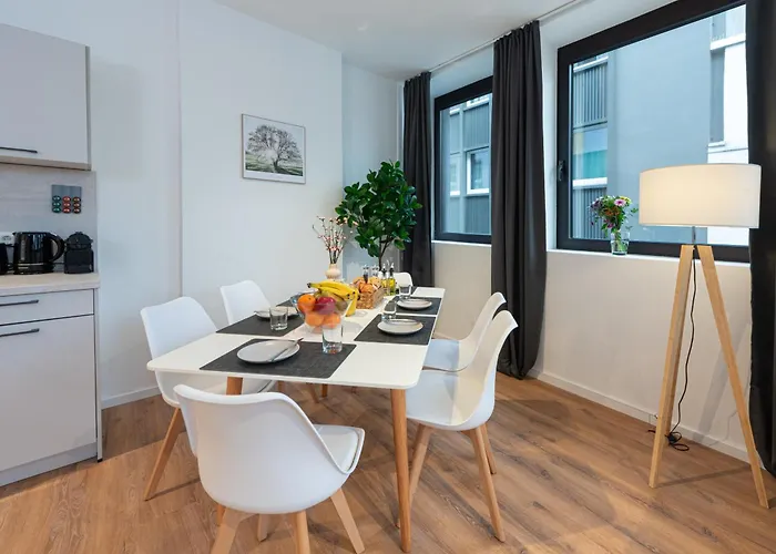 아파트 Modernes, Zentrales City-apartment Am Kennedyplatz, Nahe Hauptbahnhof Und Limbecker Platz, Lichtdurchflutete Raeume *