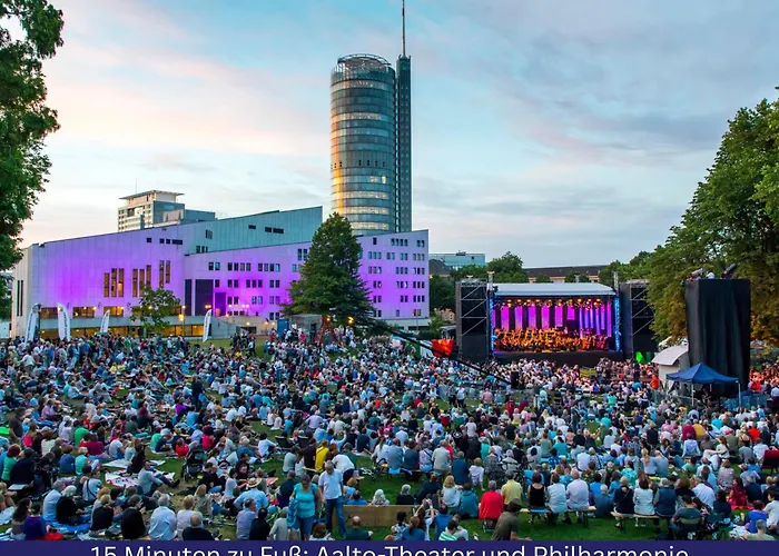 Modernes, Zentrales City-apartment Am Kennedyplatz, Nahe Hauptbahnhof Und Limbecker Platz, Lichtdurchflutete Raeume